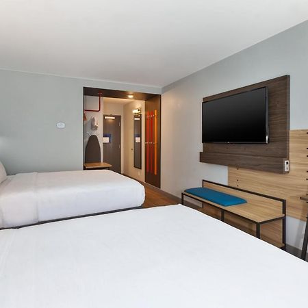 Tru By Hilton Comstock Park Grand Rapids, Mi Hotel ภายนอก รูปภาพ