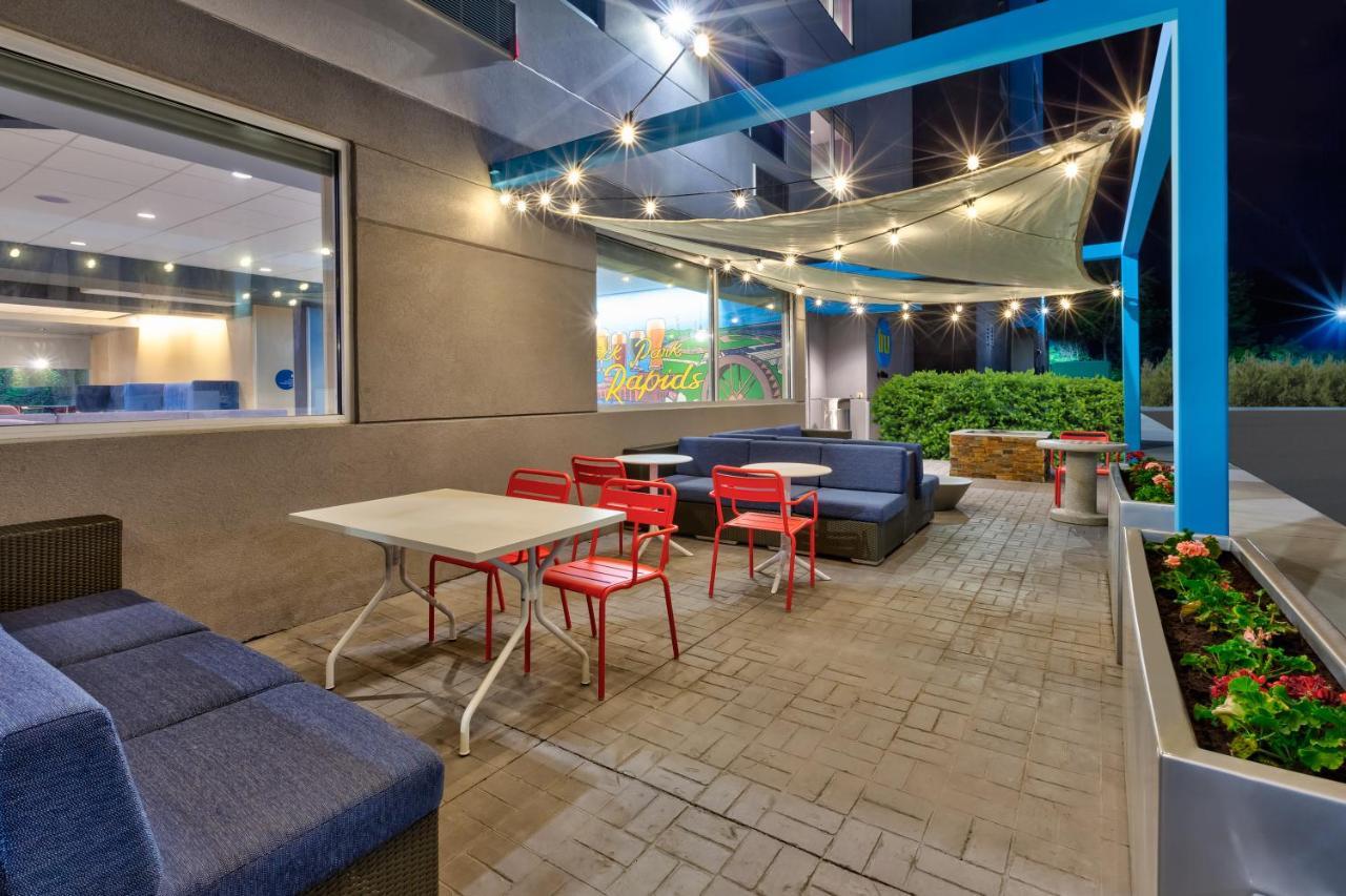 Tru By Hilton Comstock Park Grand Rapids, Mi Hotel ภายนอก รูปภาพ
